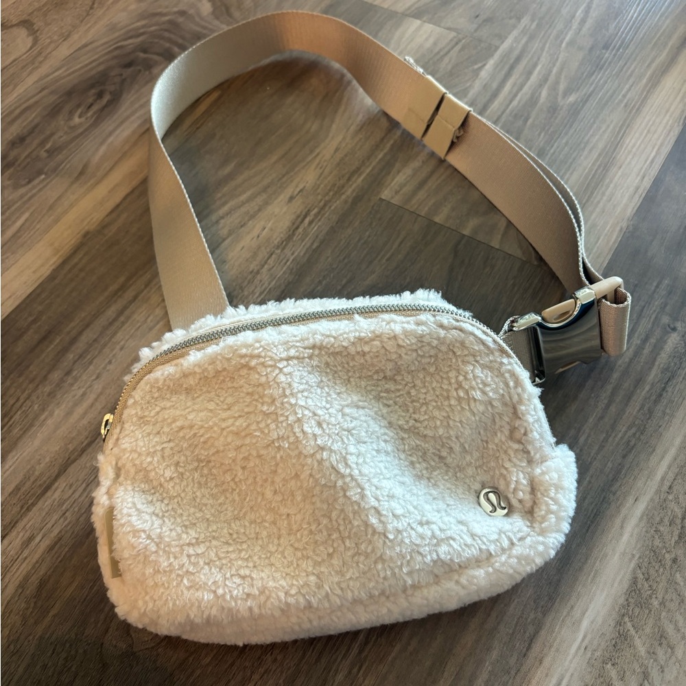 lululemon belt bag